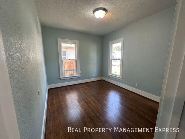 Building Photo - 1 Bed 1 Bath Main-Level Living in Sioux Falls