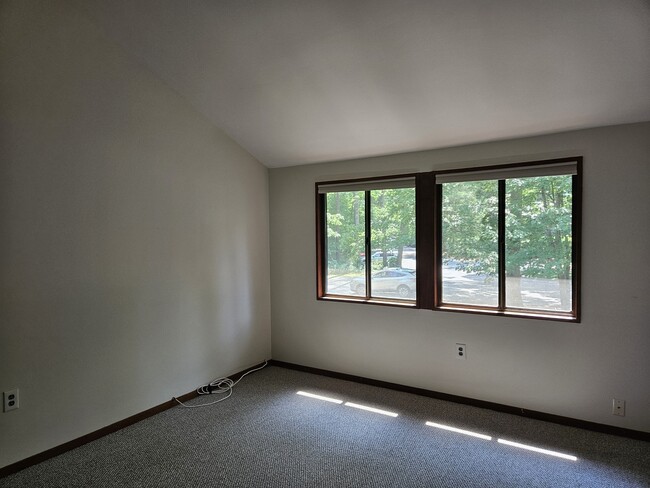 Building Photo - 604 Old Stone Brook