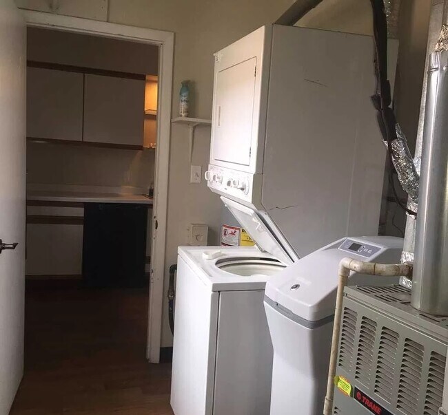 Utility/laundry - 540 Charles St