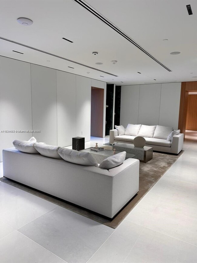 Building Photo - 300 Biscayne Blvd Way