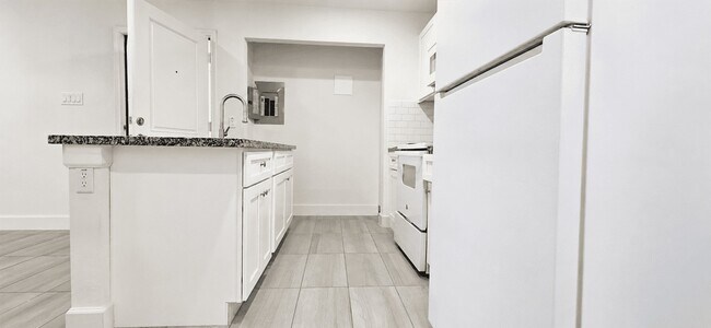Building Photo - 4404 Bellfort Ave