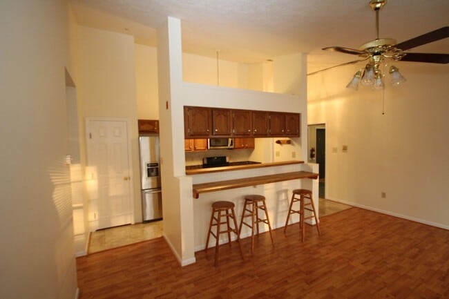 Building Photo - 1002 Jessicas Ct