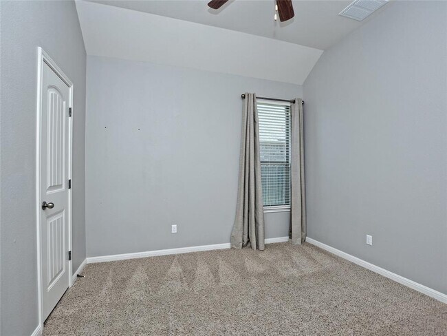 Building Photo - 2508 Hilltop Divide Ln
