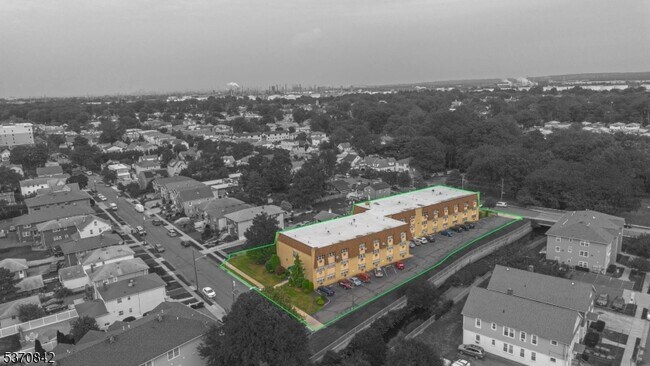 Building Photo - 300 W Munsell Ave