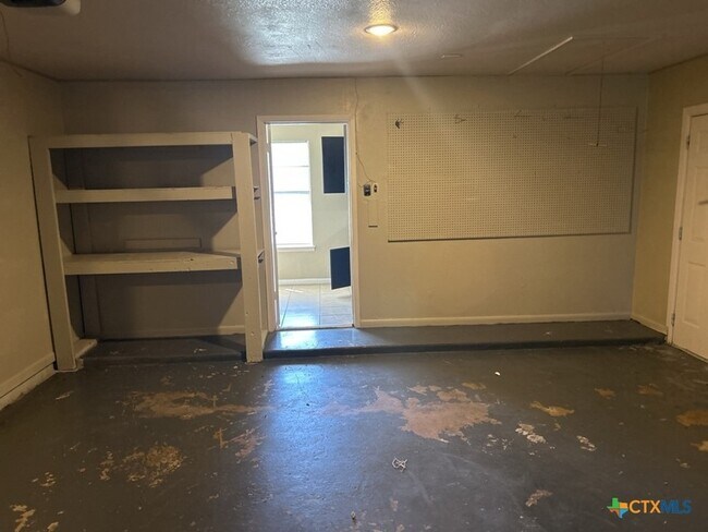 Building Photo - 1202 Alta Mira Dr