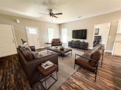Building Photo - 207 Silverthorn Dr