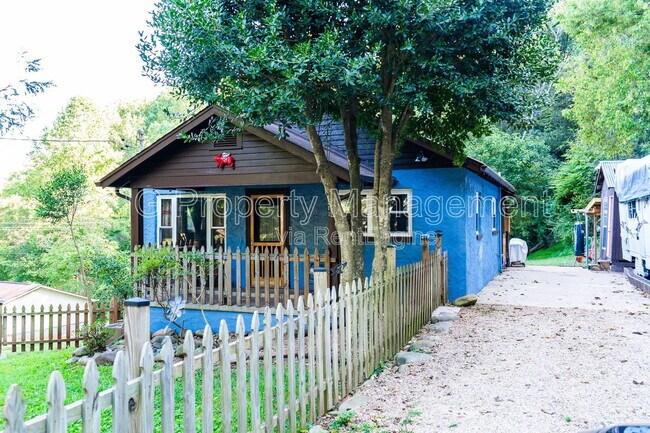 Primary Photo - 4217 Cruze Rd
