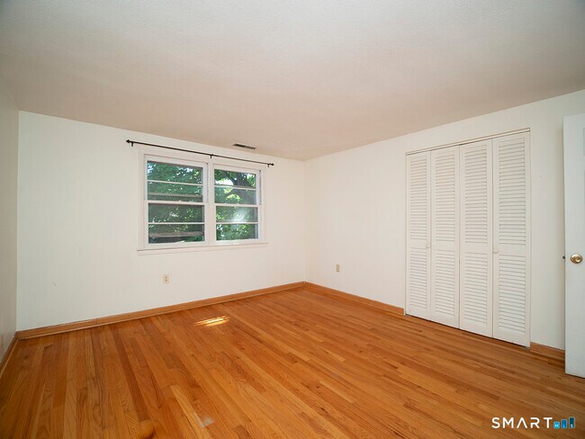 Building Photo - 38 Landin St