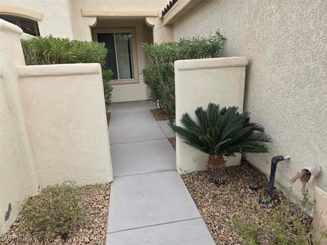 Building Photo - 5196 Alfingo St