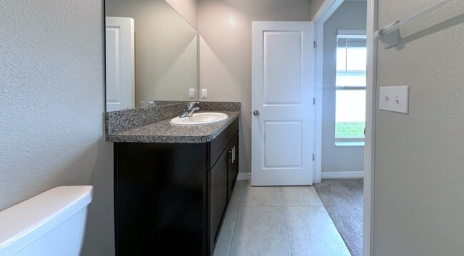 Building Photo - 376 Rain Berry Ave