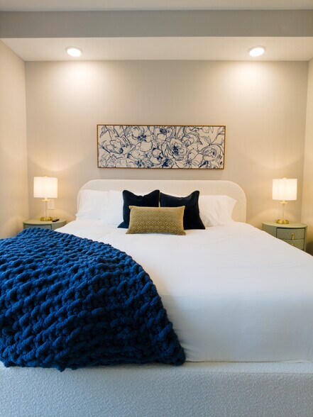 Building Photo - 1446 E 15th St