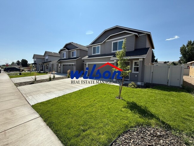Primary Photo - NEW Modern Townhouse with Two Car Garage i...