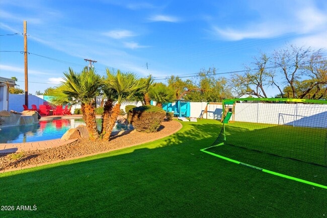 Building Photo - 8140 E Pine Dr