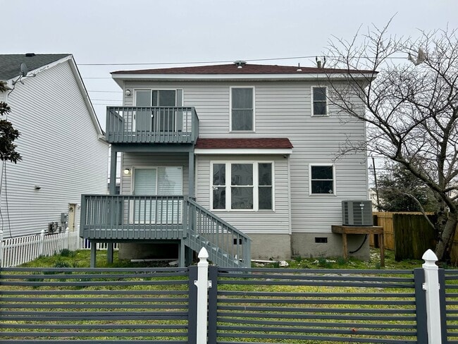 Building Photo - 1420 W Ocean View Ave