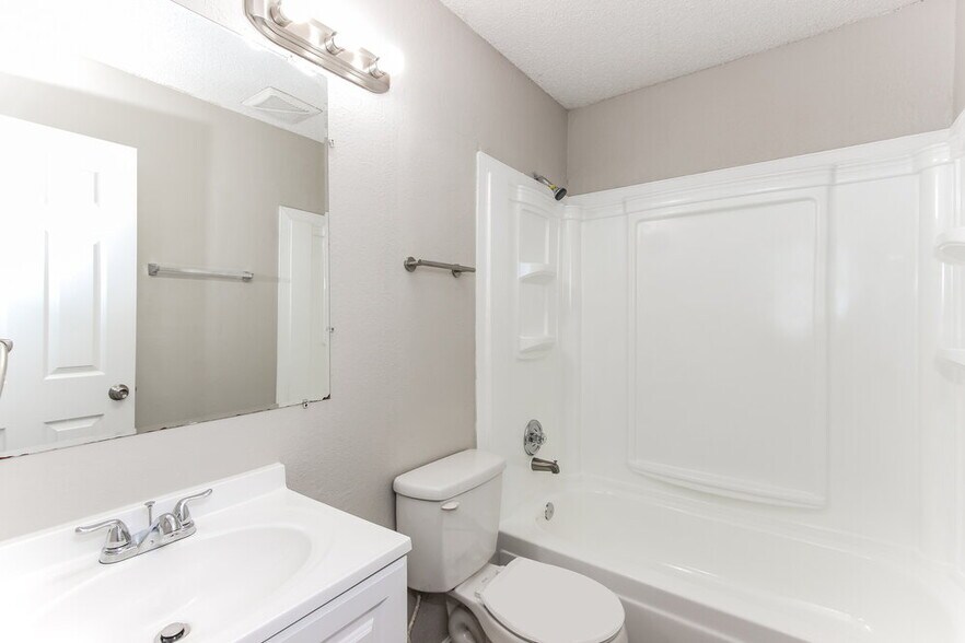 Building Photo - 1503 Waxwing Ct