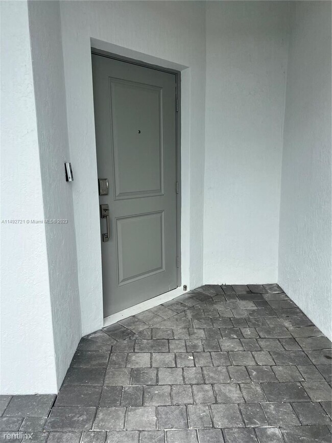 Building Photo - 3 br, 2.5 bath House - 16305 SW 292nd St