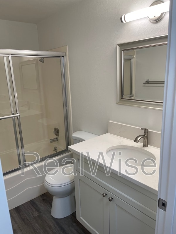 Building Photo - 4292 Meadowbrook Ct NE