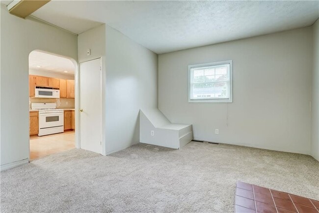 Building Photo - 4539 Dewey Ave