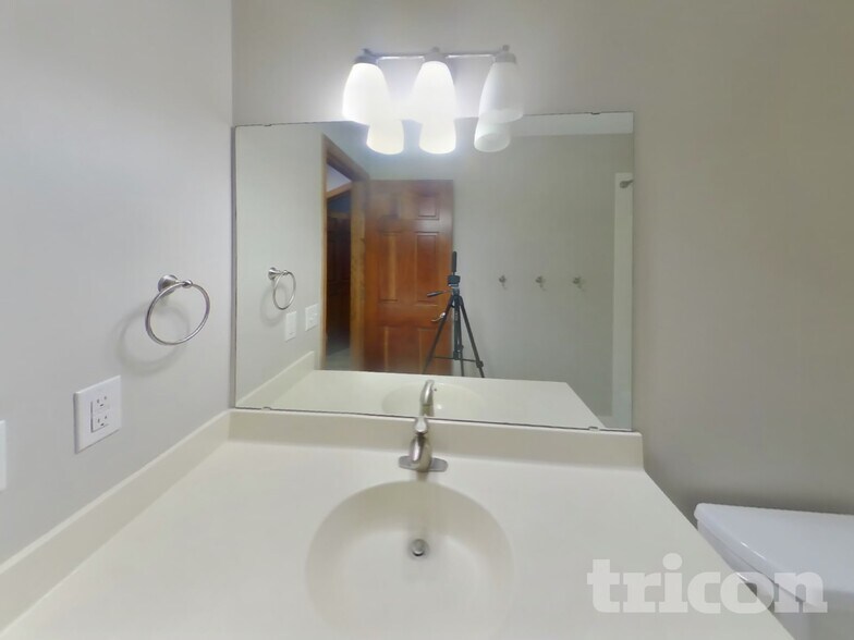 Building Photo - 12320 43rd Ave N