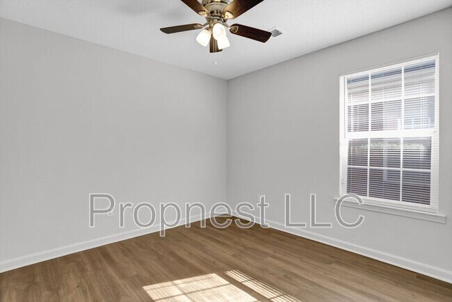 Building Photo - 866 Barrington Woods Cove