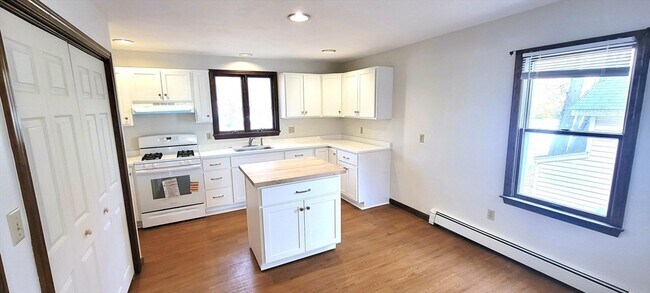 Building Photo - 101 Glen St