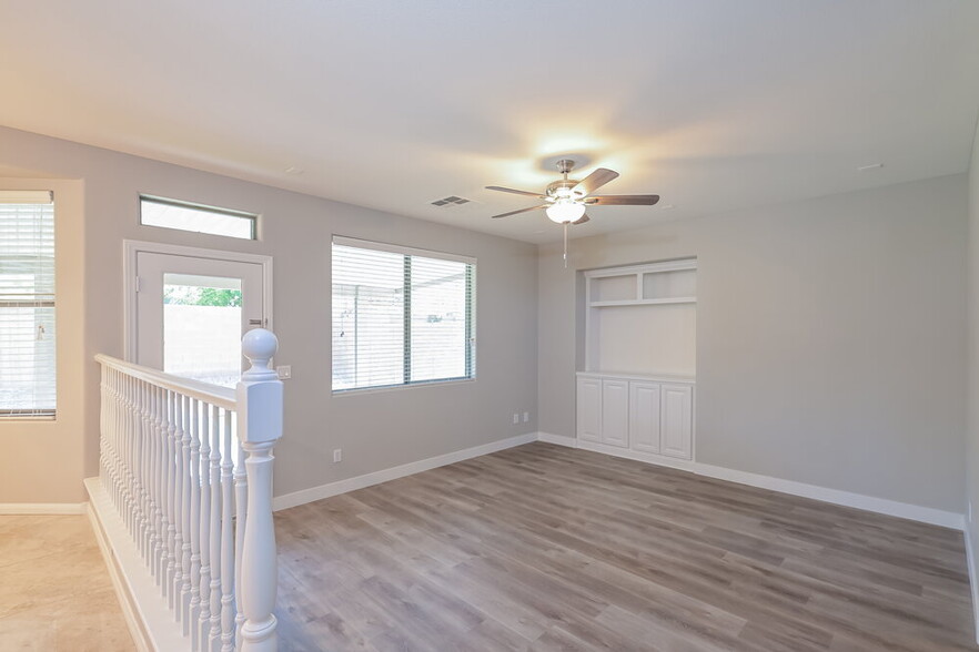 Building Photo - 613 Bright Valley Pl
