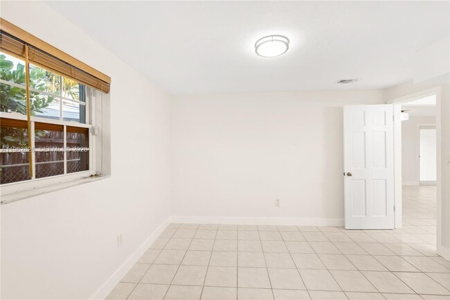 Building Photo - 6365 SW 33rd St