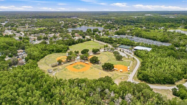 Building Photo - 3257 Laurel Dale Dr