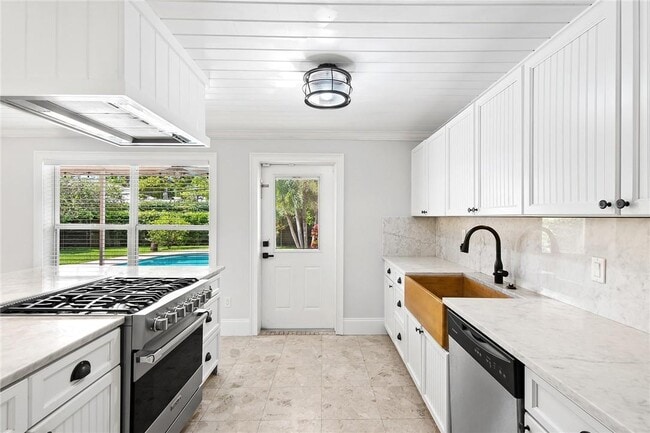 Building Photo - 1416 Polk St