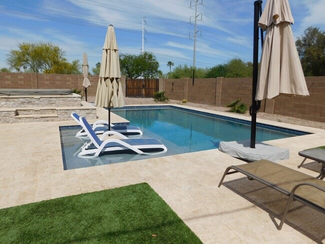Building Photo - DROP-DEAD GORGEOUS SCOTTSDALE HOME!!