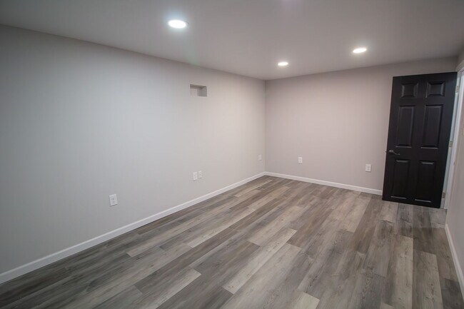 Building Photo - 5 Huckleberry Ln