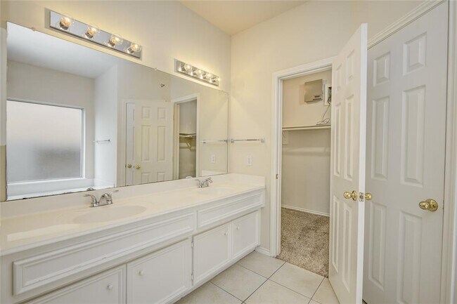 Building Photo - 21718 Grand Hollow Ln