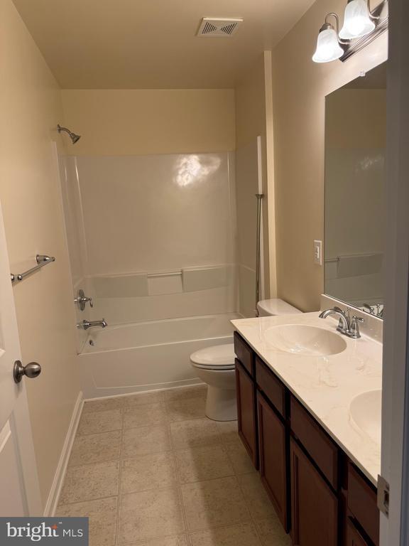 Building Photo - 107 Mercer Ct