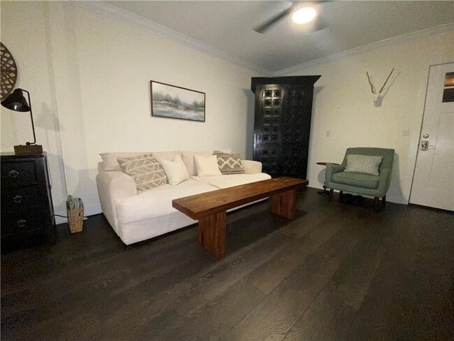 Building Photo - 105 Travelers Way