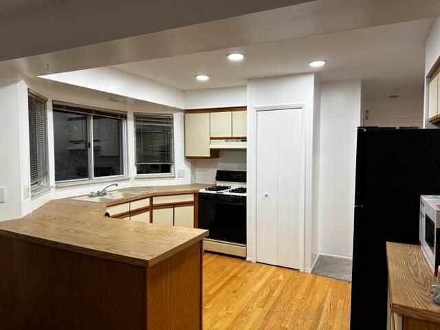 Building Photo - 7356 Hedgerow Ct