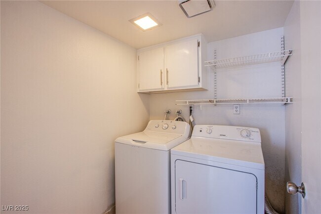 Building Photo - 6726 Paljay Ct