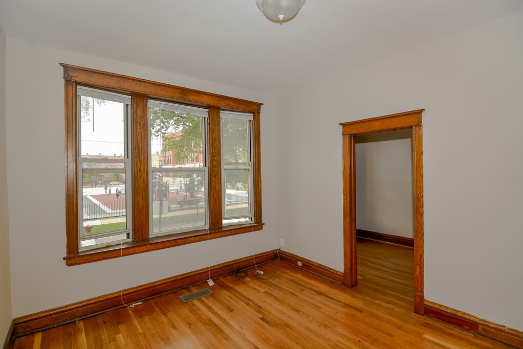 Building Photo - 2457 W Rice St