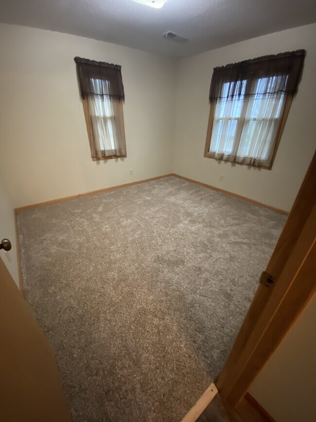 Building Photo - 702 E Ohio St