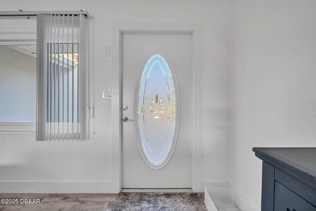 Building Photo - 450 Lambert Ave