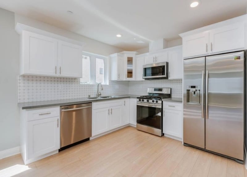 Building Photo - 429 1/2 Heliotrope Dr