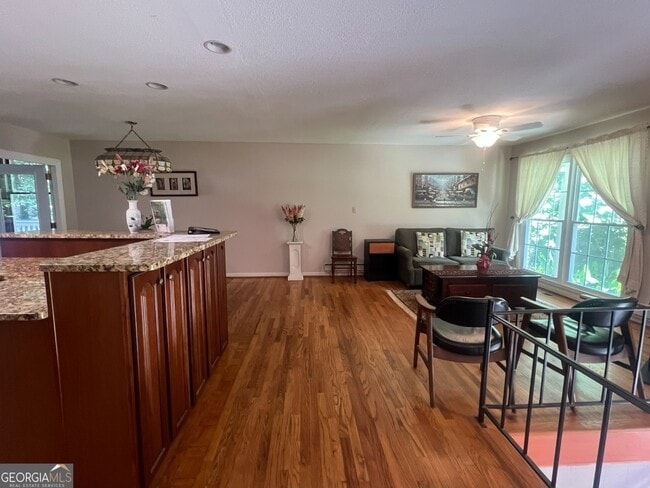 Building Photo - 3990 Admiral Dr