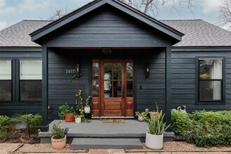 Building Photo - 2613 E 2nd St