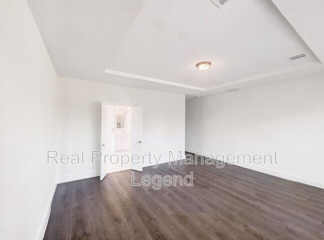 Building Photo - 1019 Modesto Dr