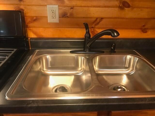 Building Photo - 4318 Golf Dr