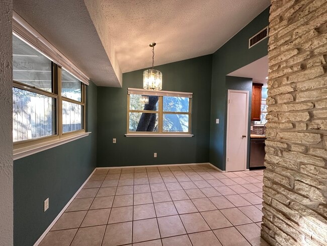 Building Photo - 7306 Broken Arrow Ln