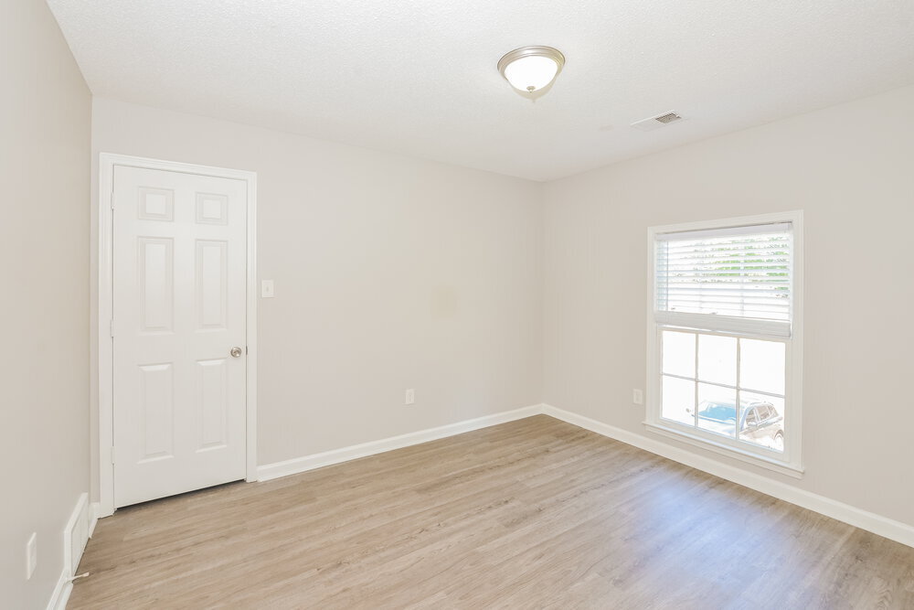 Building Photo - 5617 Annandale Dr