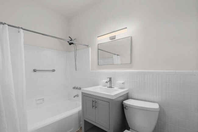 Building Photo - 257 W 19th St
