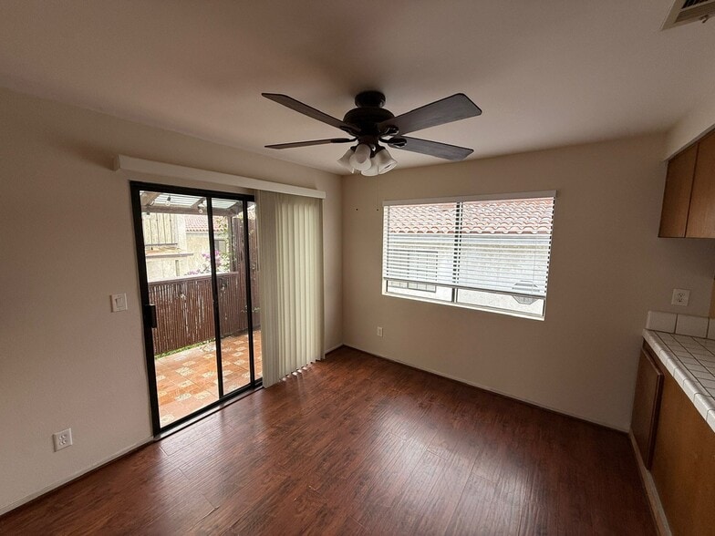 Building Photo - 1023 W 20th St