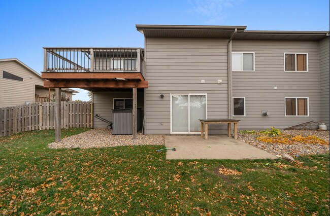 Building Photo - 1202 E 61st St