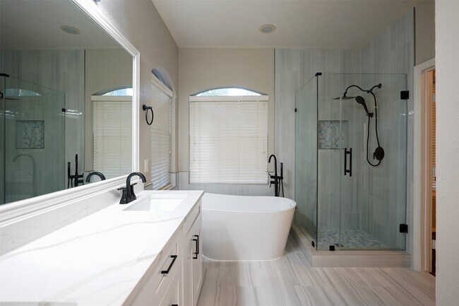 Building Photo - 105 N Holly Laurel Cir